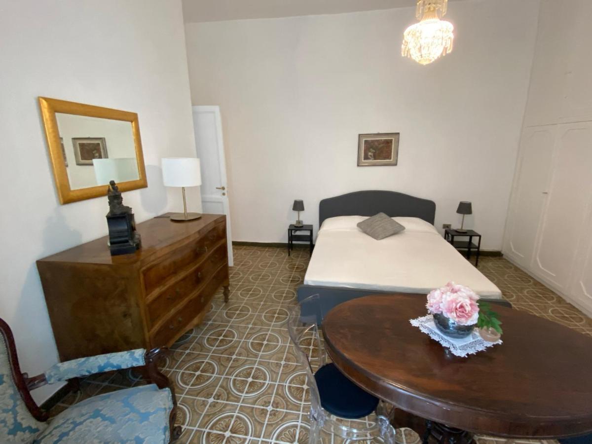 Rooms In San Domenico Maggiore 3 Naples Exterior photo